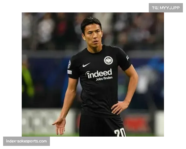 法兰克福宣布与日本球员长谷部诚续约一年,兼任教练职务 法兰克福宣布与日本球员长谷部诚续约一年,兼任教练职务